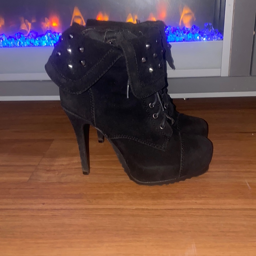 Black suede heel boots